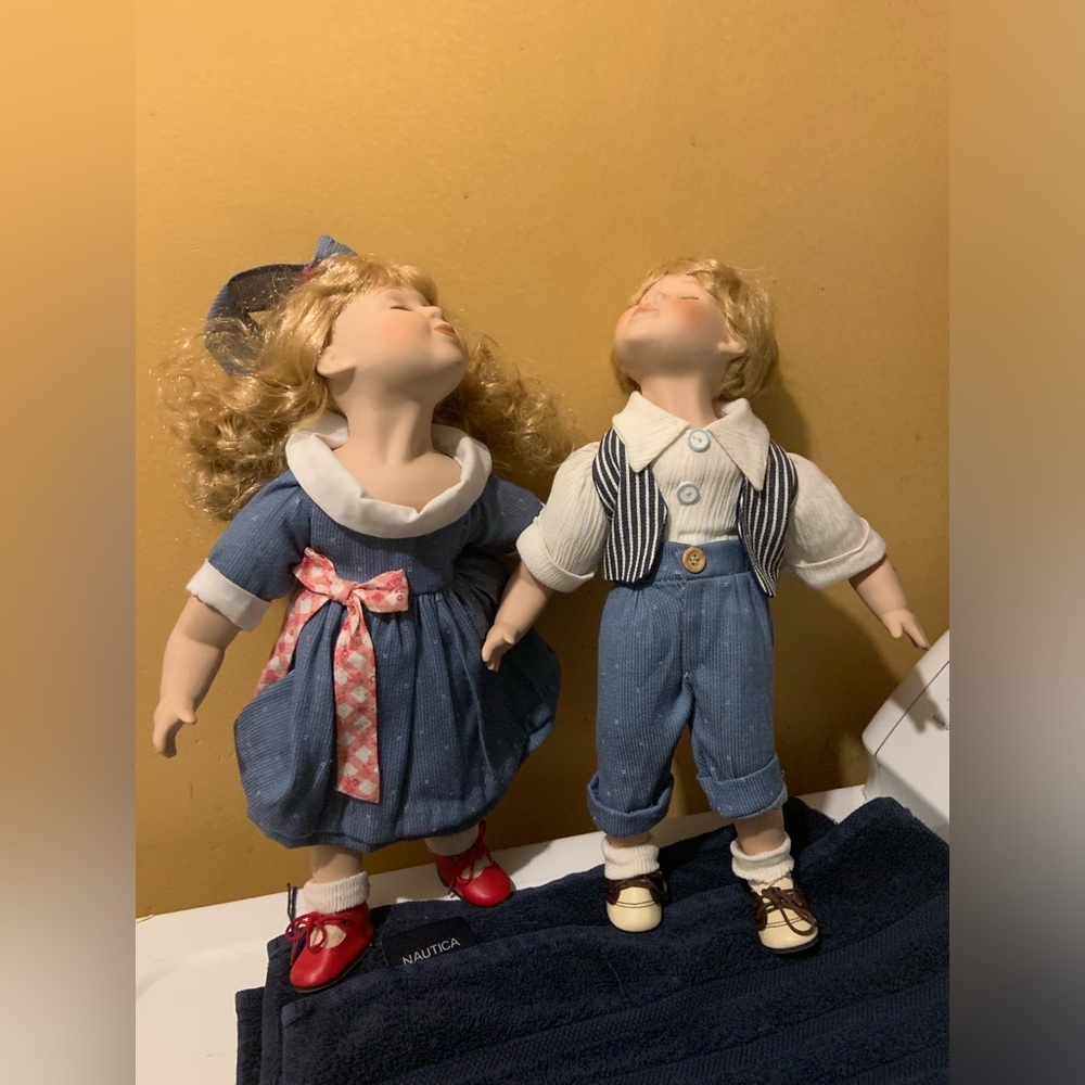 Kissing dolls “Kate and Kyle “  14” tall porcelains